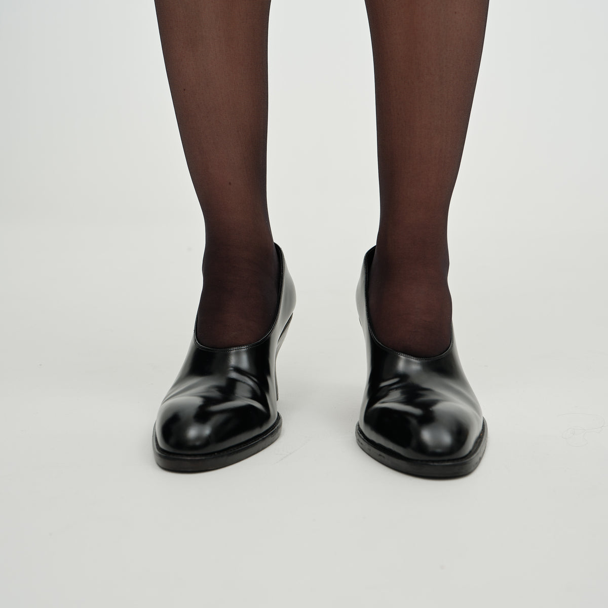 Wedge Pump Black