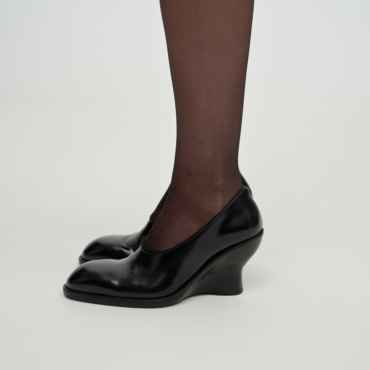 Wedge Pump Black