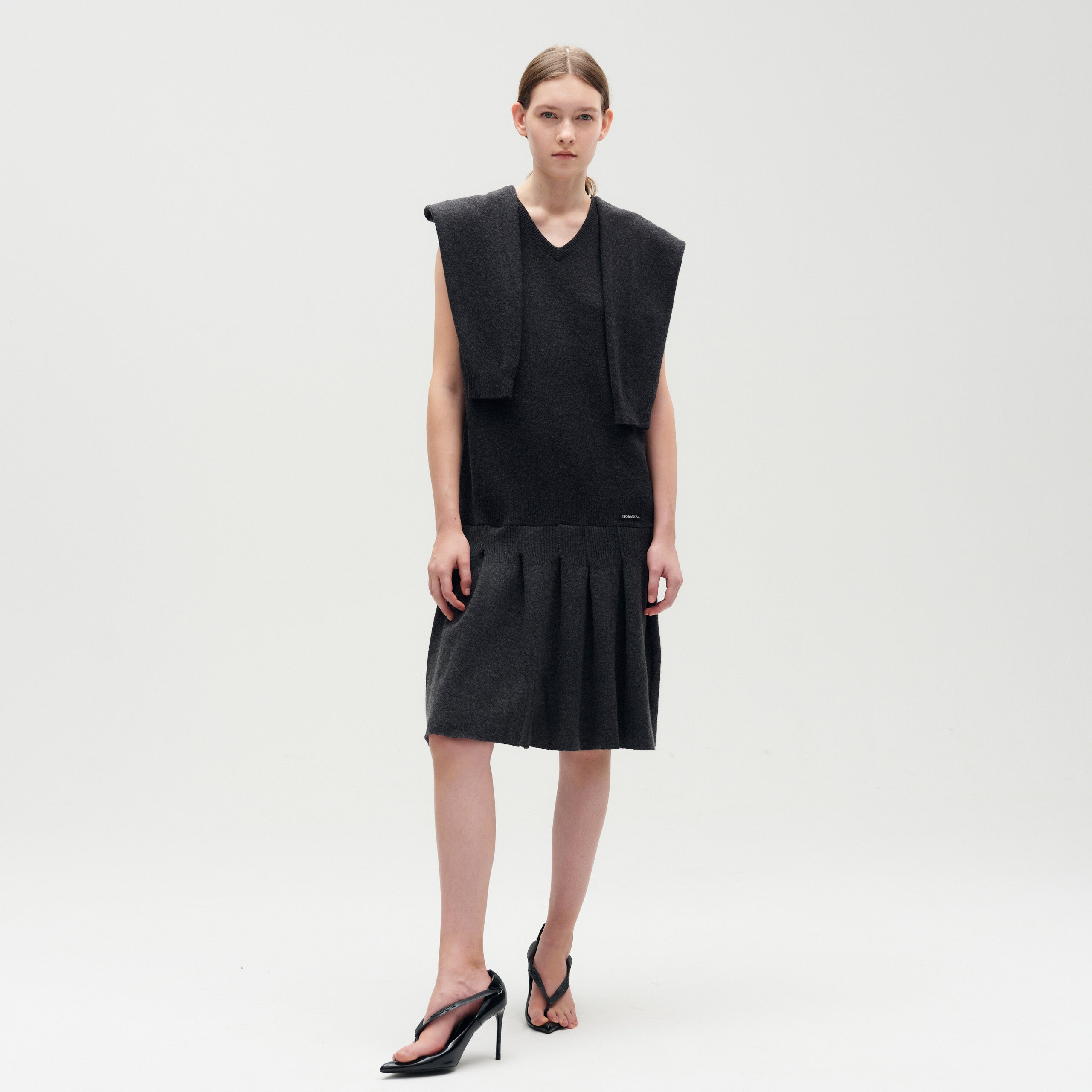 【関税込み】HODAKOVA Pleated Sleeve ミディアムワンピース Pleated Sleeve Dress – HODAKOVA